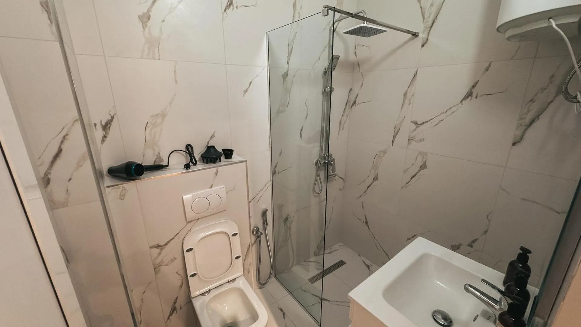Relaxx Apartment & Hotel 地拉那