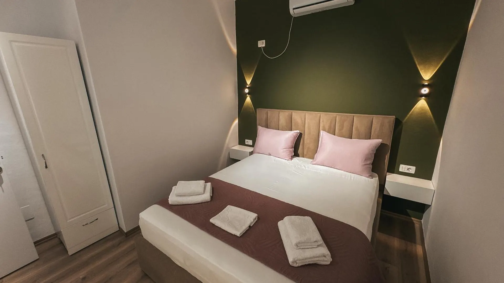 Relaxx Apartment & Hotel 地拉那